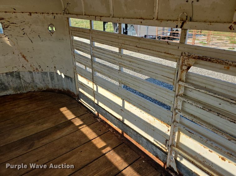 image for item DR8749 1978 W.W Trailer livestock trailer