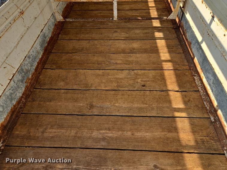 image for item DR8749 1978 W.W Trailer livestock trailer