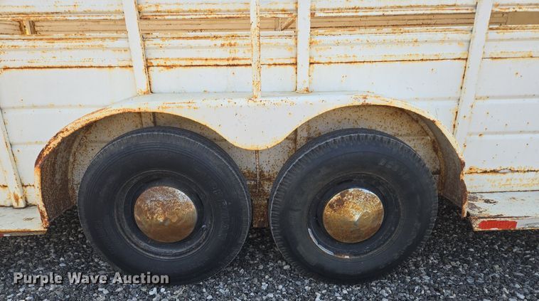 image for item DR8749 1978 W.W Trailer livestock trailer