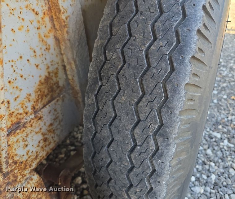 image for item DR8749 1978 W.W Trailer livestock trailer