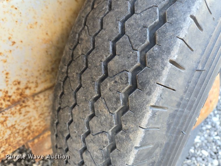 image for item DR8749 1978 W.W Trailer livestock trailer