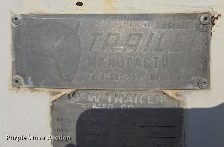 image for item DR8749 1978 W.W Trailer livestock trailer