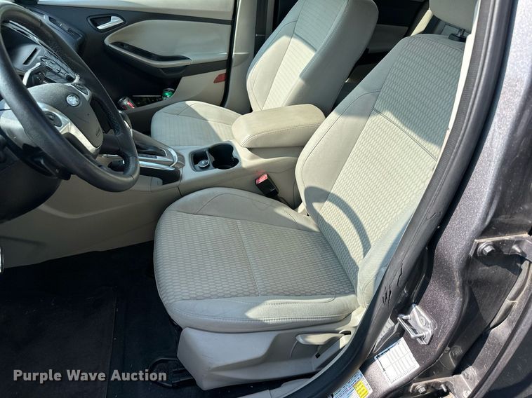 image for item DS4242 2012 Ford Focus SEL 