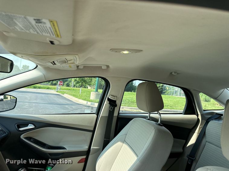 image for item DS4242 2012 Ford Focus SEL 