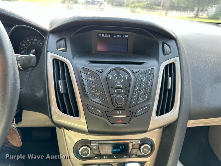 image for item DS4242 2012 Ford Focus SEL 