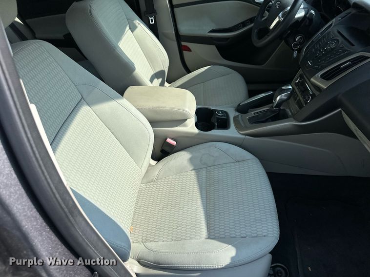 image for item DS4242 2012 Ford Focus SEL 