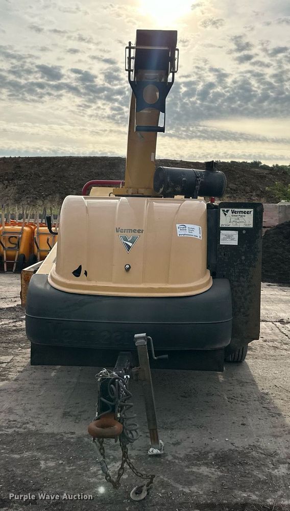 image for item DS4252 2010 Vermeer  BC1500 wood chipper