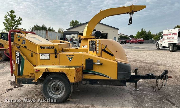 image for item DS4252 2010 Vermeer  BC1500 wood chipper