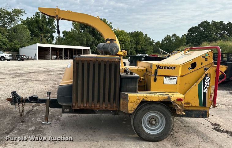 image for item DS4252 2010 Vermeer  BC1500 wood chipper