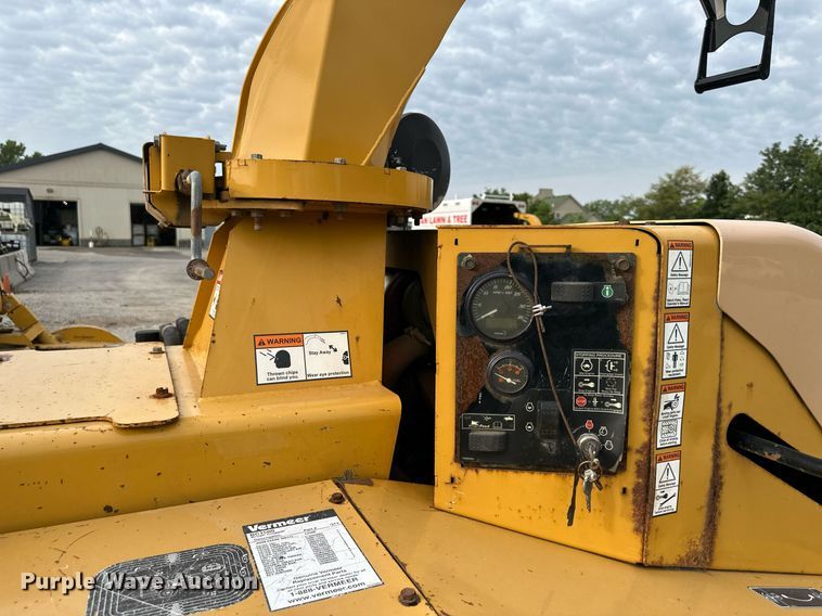 image for item DS4252 2010 Vermeer  BC1500 wood chipper