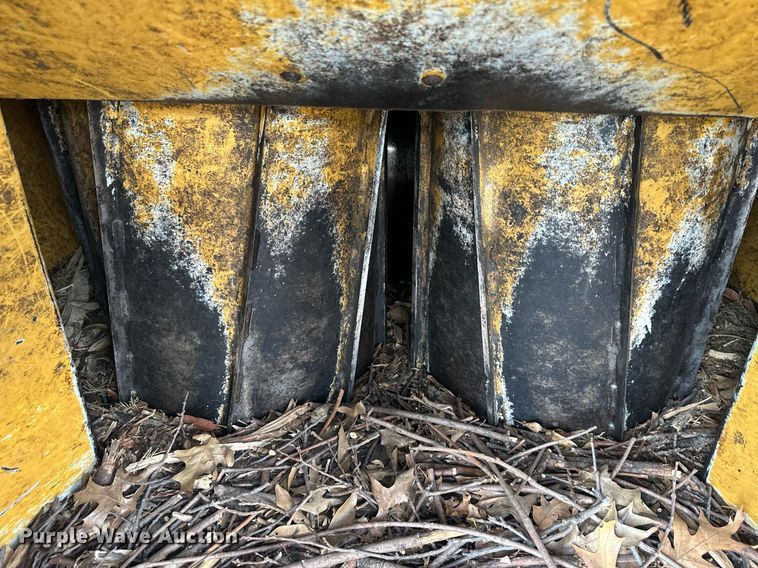 image for item DS4252 2010 Vermeer  BC1500 wood chipper