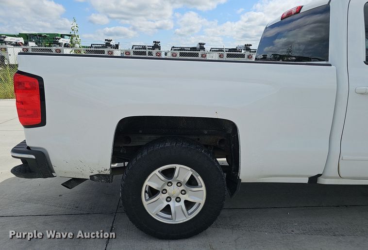 image for item DS4709 2018 Chevrolet Silverado 1500 Double Cab pickup truck