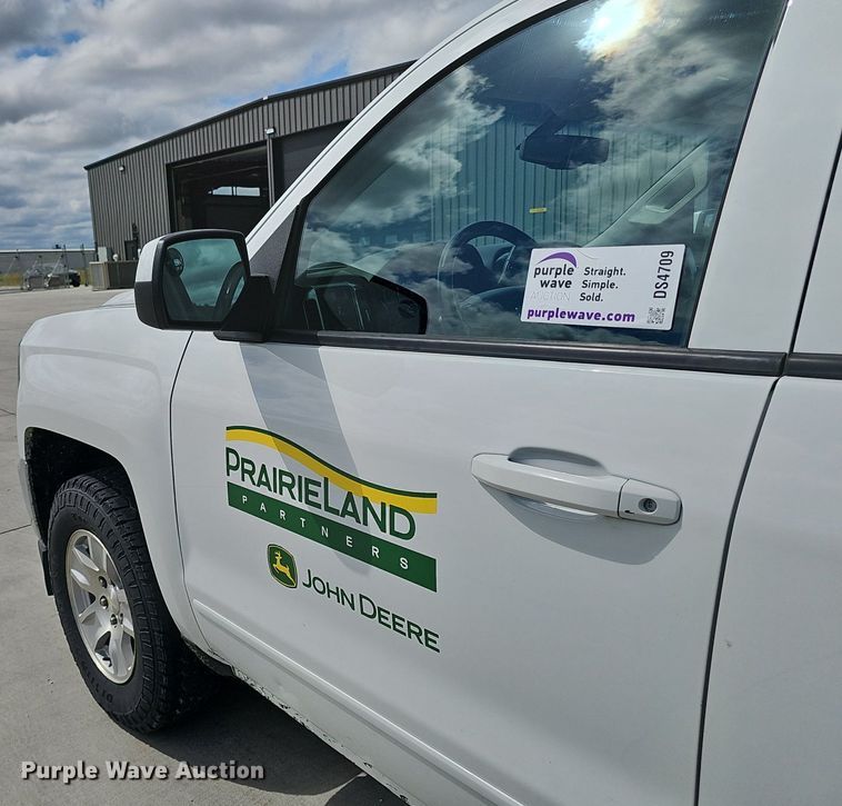 image for item DS4709 2018 Chevrolet Silverado 1500 Double Cab pickup truck