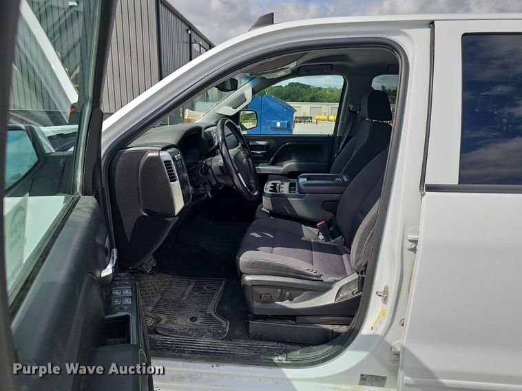 image for item DS4709 2018 Chevrolet Silverado 1500 Double Cab pickup truck