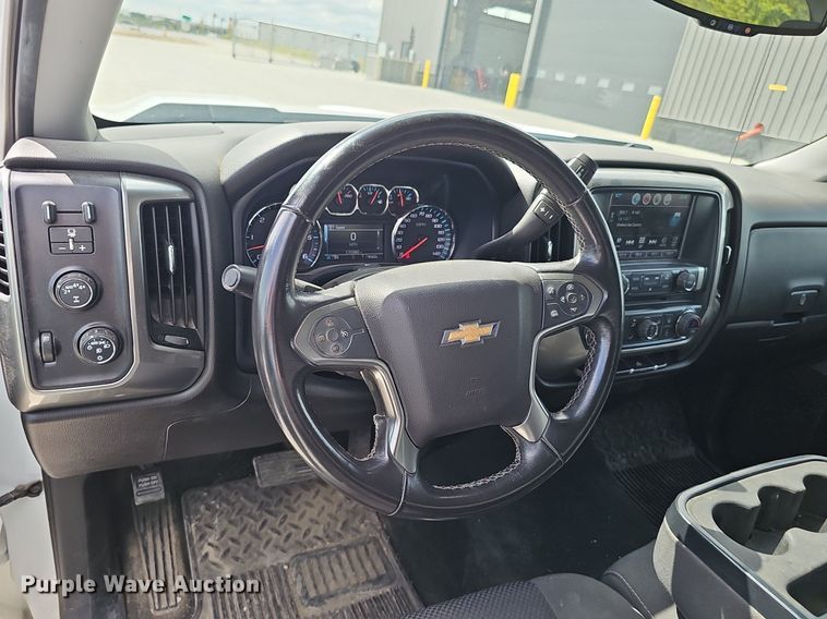 image for item DS4709 2018 Chevrolet Silverado 1500 Double Cab pickup truck