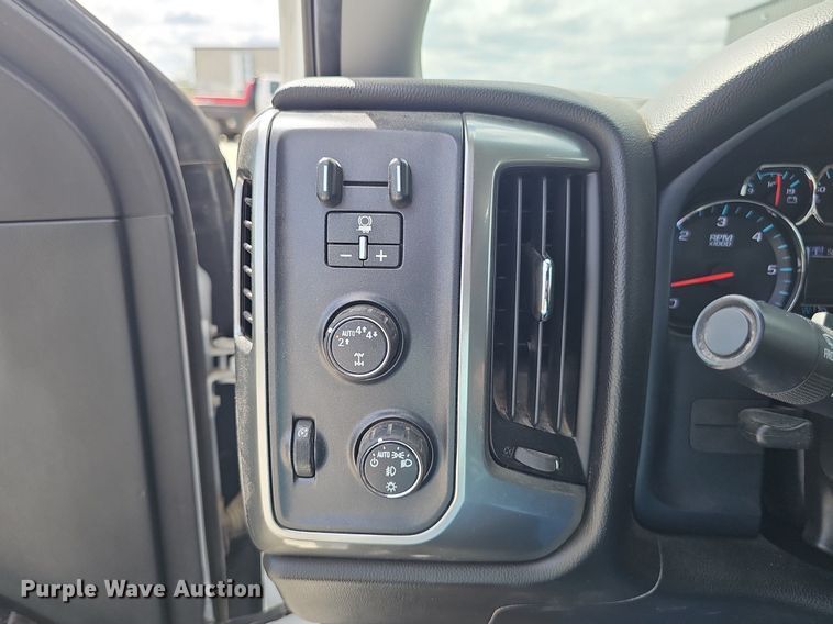 image for item DS4709 2018 Chevrolet Silverado 1500 Double Cab pickup truck