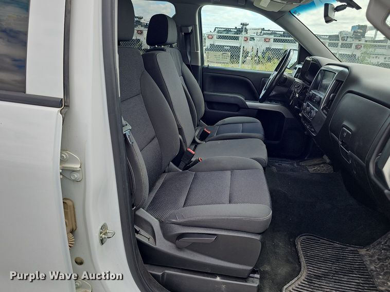 image for item DS4709 2018 Chevrolet Silverado 1500 Double Cab pickup truck