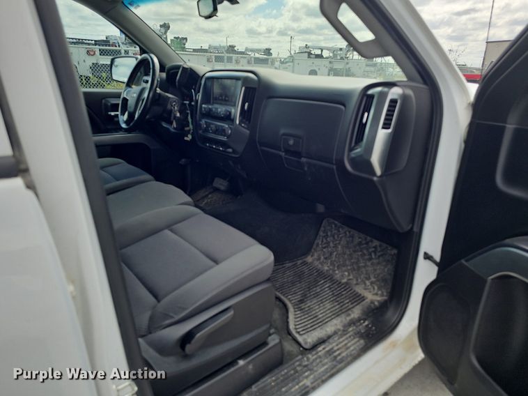 image for item DS4709 2018 Chevrolet Silverado 1500 Double Cab pickup truck