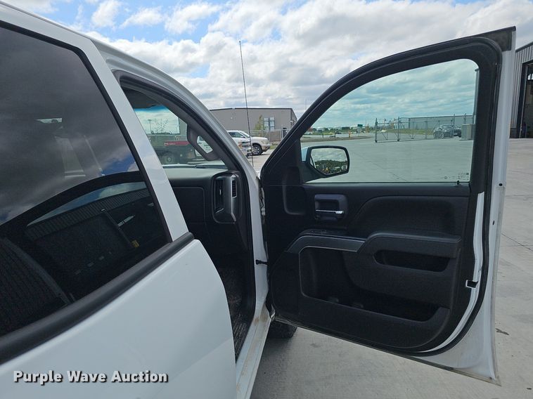 image for item DS4709 2018 Chevrolet Silverado 1500 Double Cab pickup truck