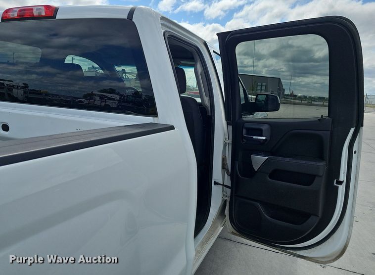 image for item DS4709 2018 Chevrolet Silverado 1500 Double Cab pickup truck