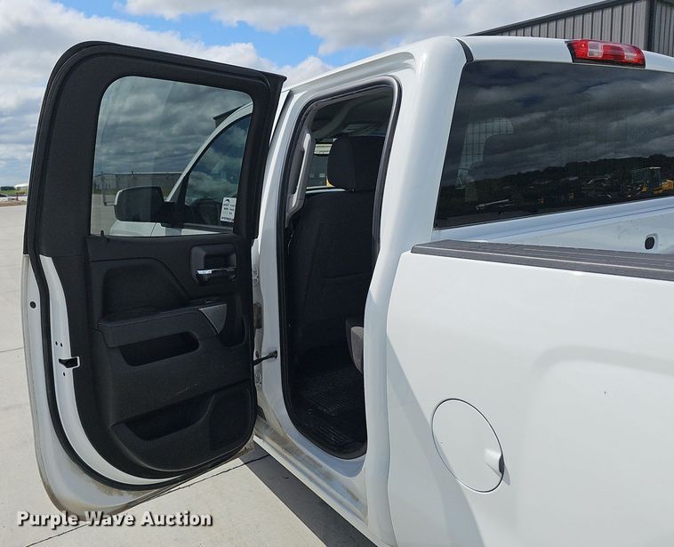 image for item DS4709 2018 Chevrolet Silverado 1500 Double Cab pickup truck