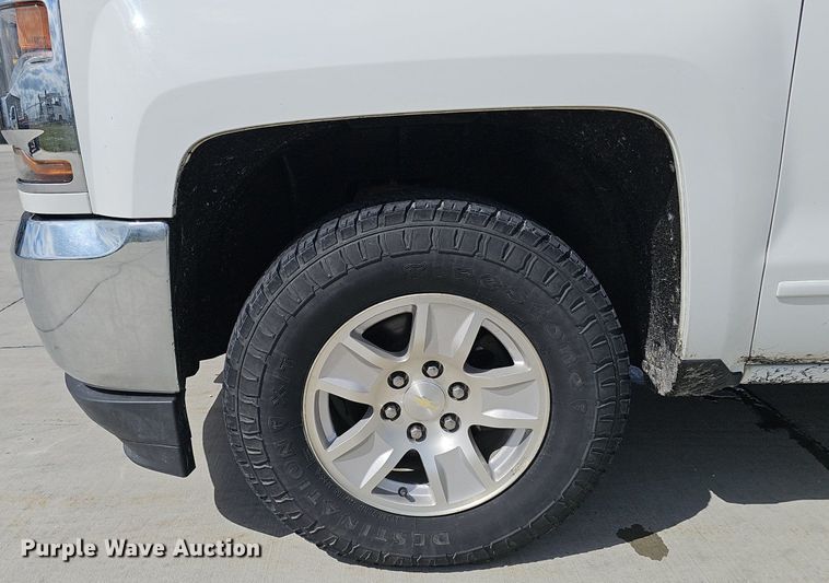 image for item DS4709 2018 Chevrolet Silverado 1500 Double Cab pickup truck