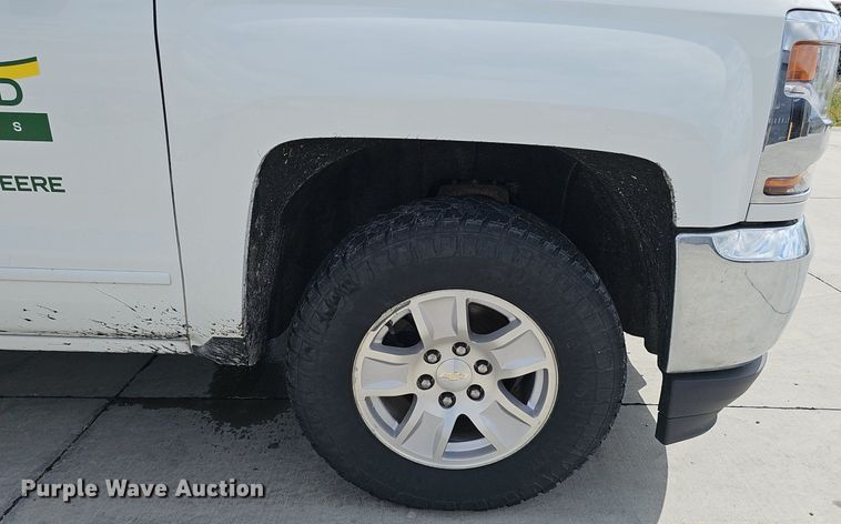 image for item DS4709 2018 Chevrolet Silverado 1500 Double Cab pickup truck