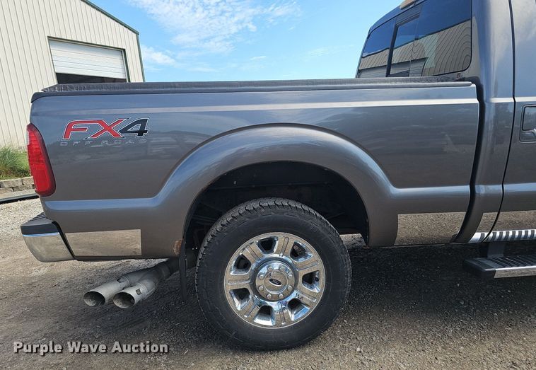 image for item DS4712 2012 Ford F350 Super Duty Lariat Crew Cab pickup truck