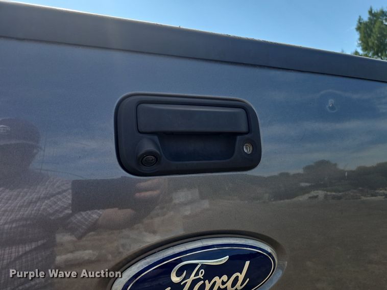 image for item DS4712 2012 Ford F350 Super Duty Lariat Crew Cab pickup truck