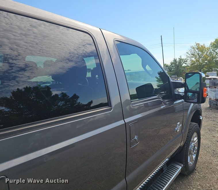 image for item DS4712 2012 Ford F350 Super Duty Lariat Crew Cab pickup truck
