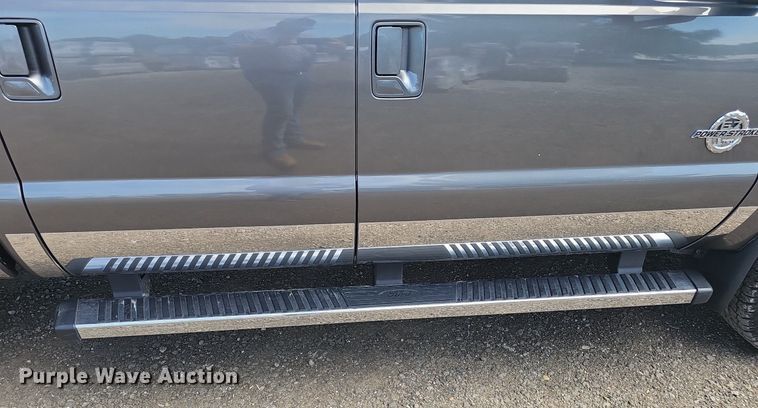 image for item DS4712 2012 Ford F350 Super Duty Lariat Crew Cab pickup truck