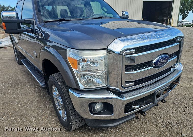 image for item DS4712 2012 Ford F350 Super Duty Lariat Crew Cab pickup truck