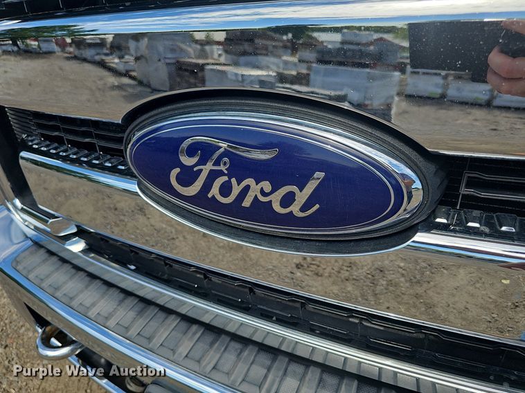 image for item DS4712 2012 Ford F350 Super Duty Lariat Crew Cab pickup truck