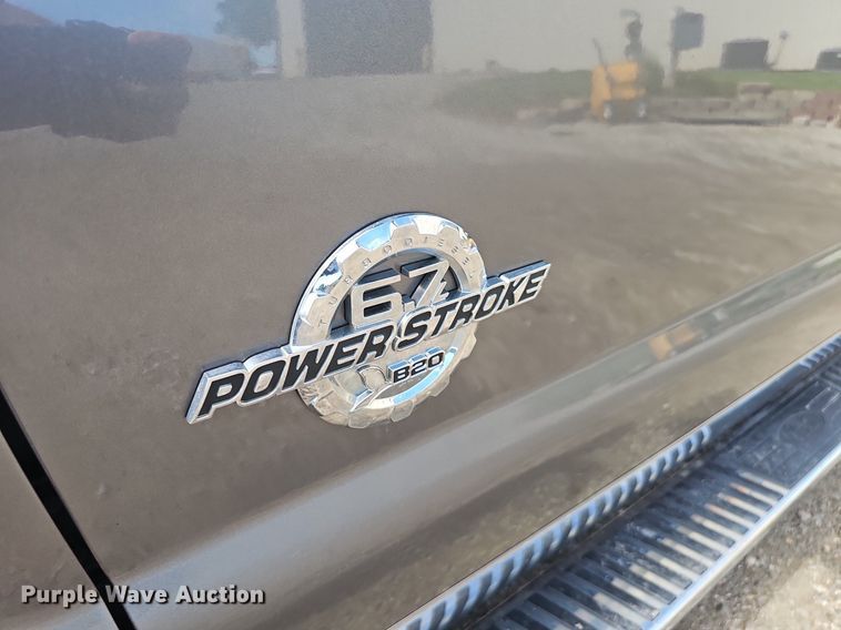 image for item DS4712 2012 Ford F350 Super Duty Lariat Crew Cab pickup truck