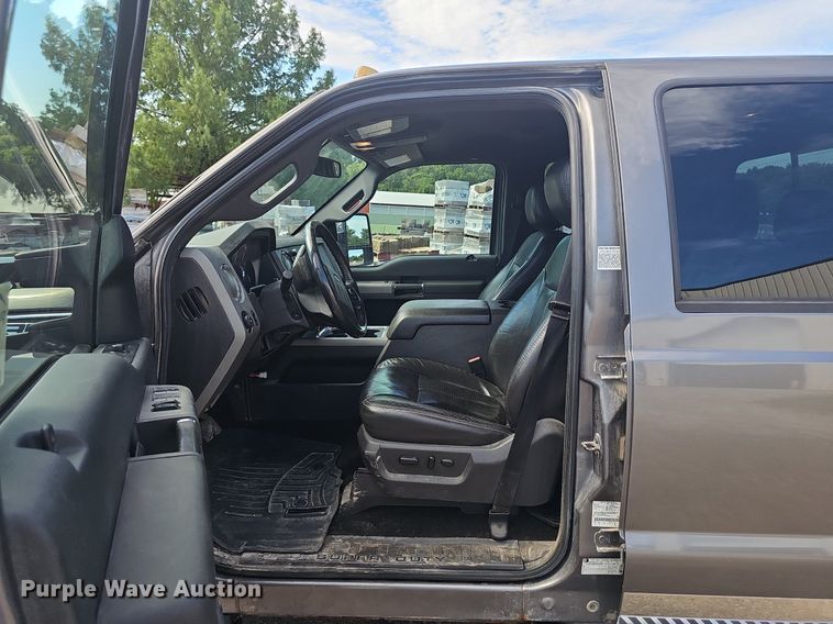 image for item DS4712 2012 Ford F350 Super Duty Lariat Crew Cab pickup truck