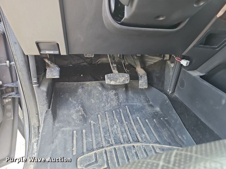 image for item DS4712 2012 Ford F350 Super Duty Lariat Crew Cab pickup truck