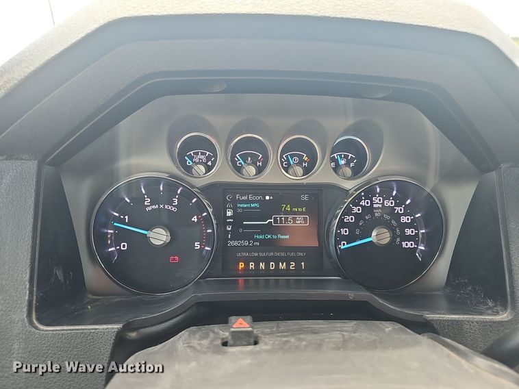 image for item DS4712 2012 Ford F350 Super Duty Lariat Crew Cab pickup truck