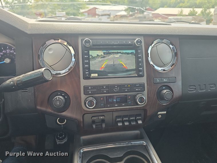 image for item DS4712 2012 Ford F350 Super Duty Lariat Crew Cab pickup truck