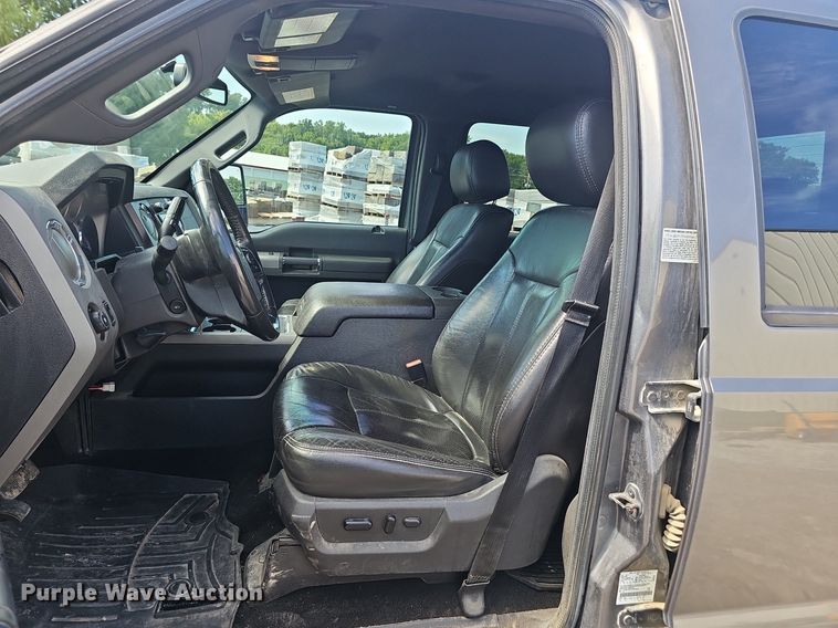 image for item DS4712 2012 Ford F350 Super Duty Lariat Crew Cab pickup truck