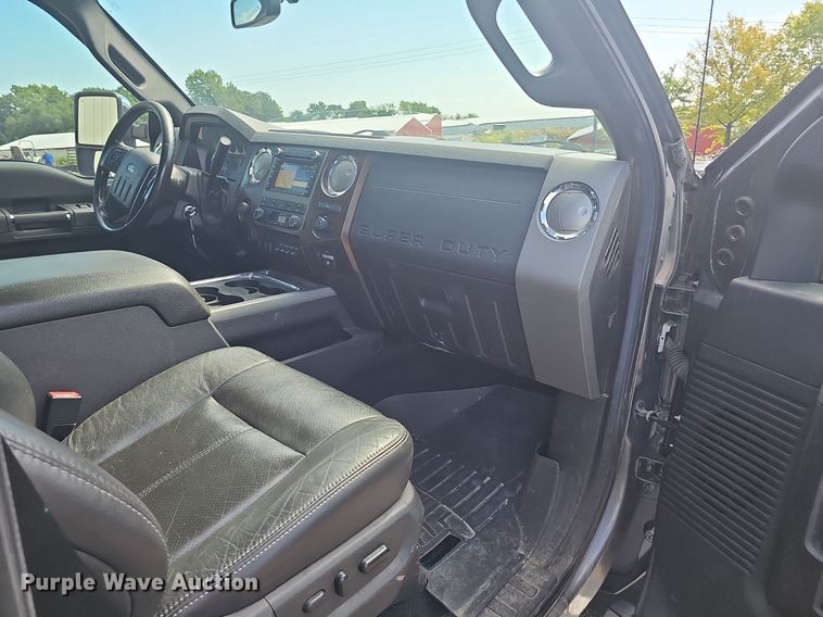 image for item DS4712 2012 Ford F350 Super Duty Lariat Crew Cab pickup truck