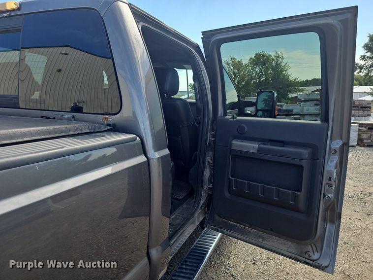 image for item DS4712 2012 Ford F350 Super Duty Lariat Crew Cab pickup truck