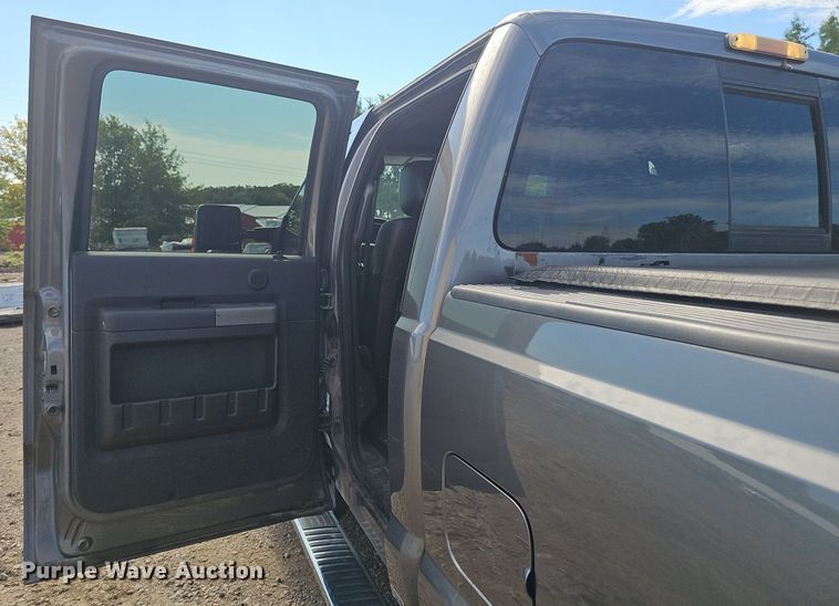 image for item DS4712 2012 Ford F350 Super Duty Lariat Crew Cab pickup truck