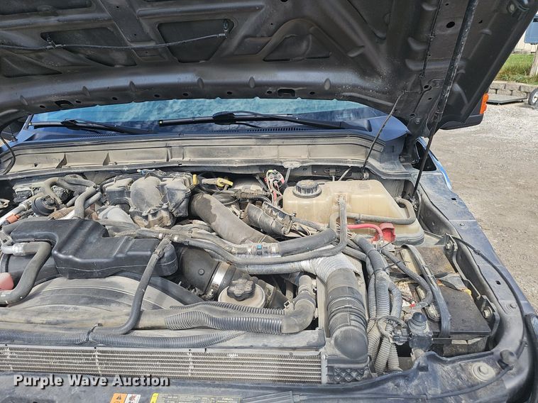 image for item DS4712 2012 Ford F350 Super Duty Lariat Crew Cab pickup truck