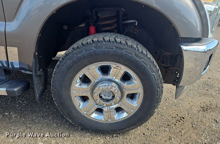 image for item DS4712 2012 Ford F350 Super Duty Lariat Crew Cab pickup truck