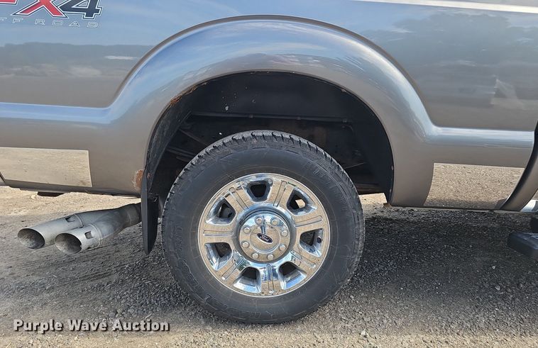 image for item DS4712 2012 Ford F350 Super Duty Lariat Crew Cab pickup truck