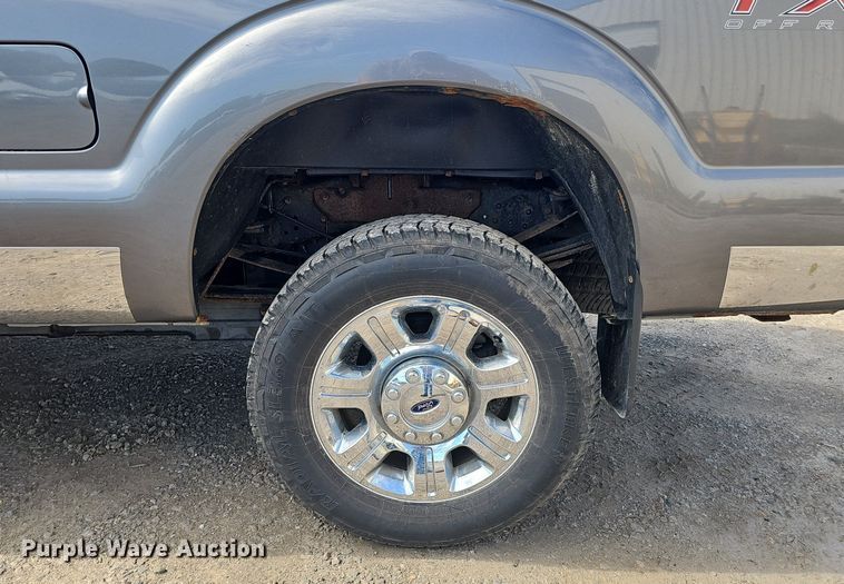 image for item DS4712 2012 Ford F350 Super Duty Lariat Crew Cab pickup truck