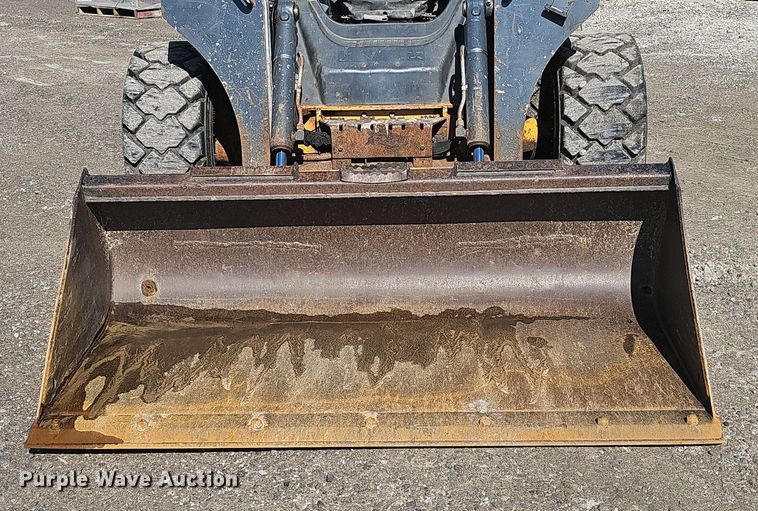 image for item DS4713 2014 John Deere 320E skid steer loader