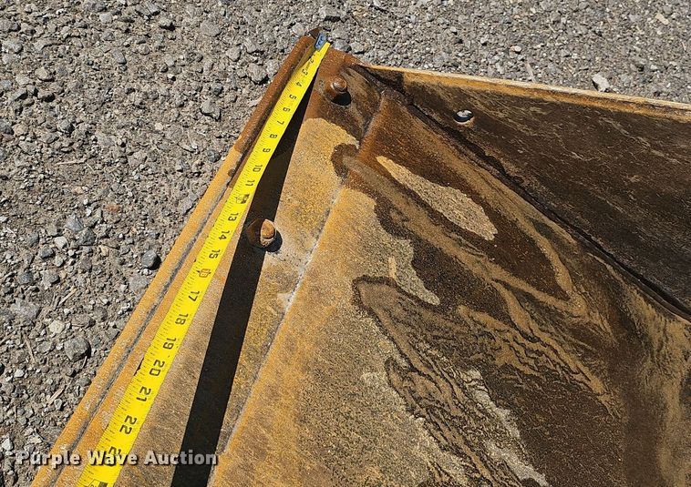 image for item DS4713 2014 John Deere 320E skid steer loader