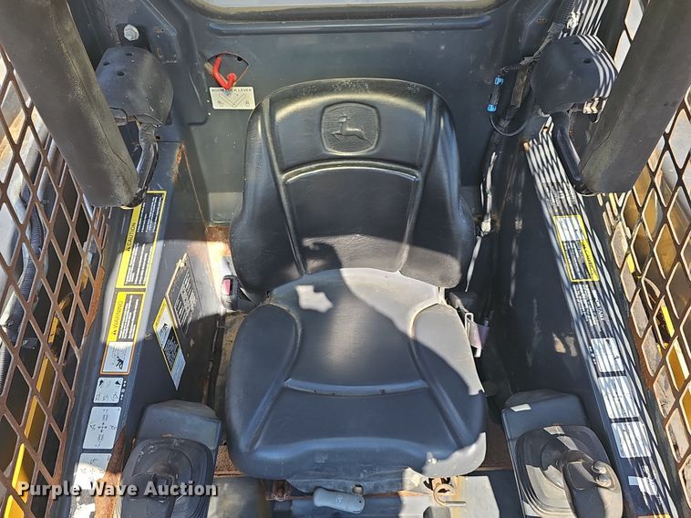 image for item DS4713 2014 John Deere 320E skid steer loader