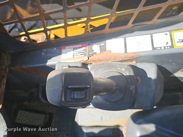 image for item DS4713 2014 John Deere 320E skid steer loader